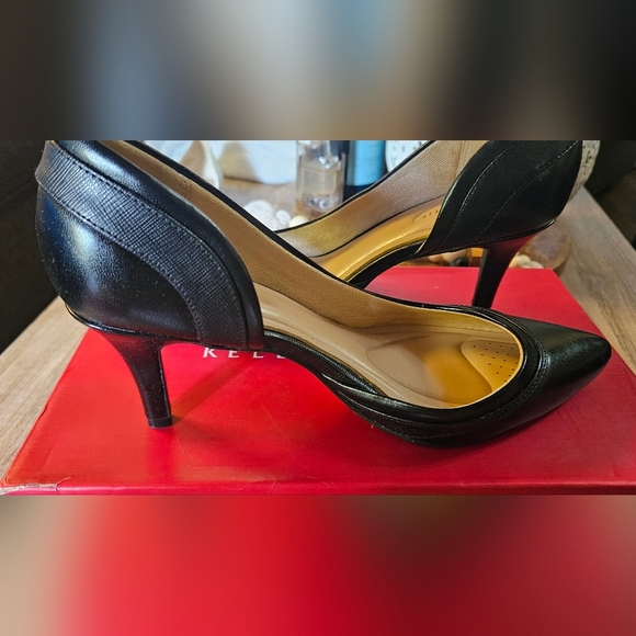 Elegant Black Women's Pumps 7.5 - Picture 6 of 7